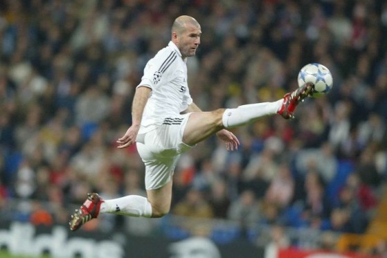 Zidane era, por incrível que pareça, um meia extremamente veloz em FIFA 2005 - FIFA 23