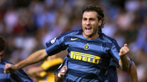 O centroavante italiano Christian Vieri já teve um overall 97 em FIFA 2004 - FIFA 23