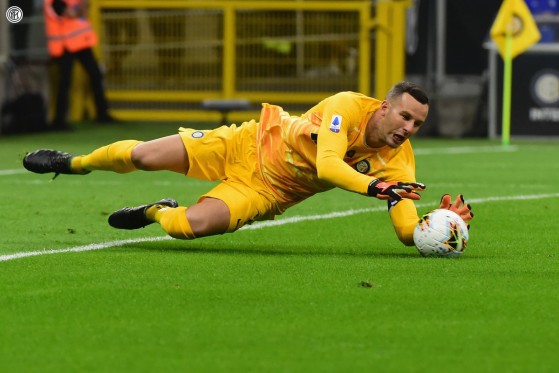 Mesmo com 36 anos, Handanovic ainda é um dos melhores goleiros de FIFA 21 - FIFA 21