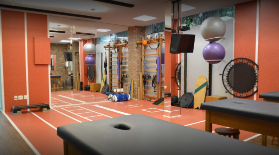 O espaço da Kinex dedicado às atividades de fisioterapia dos jogadores. Reprodução: Kinex Fisioterapia - League of Legends