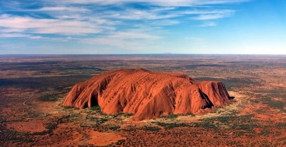Uluru, na Austrália, pode ser a próxima região Pokémon? — Imagem: Reprodução - Pokémon Scarlet e Violet