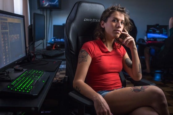 'Vendi o PC e fiz tratamento hormonal': Olga é a primeira técnica trans de CS:GO no Brasil