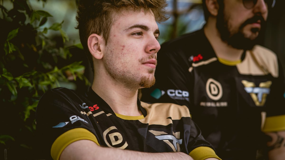 Rainbow Six: Alem4o, da Team One, conquista o prêmio de Revelação do ...